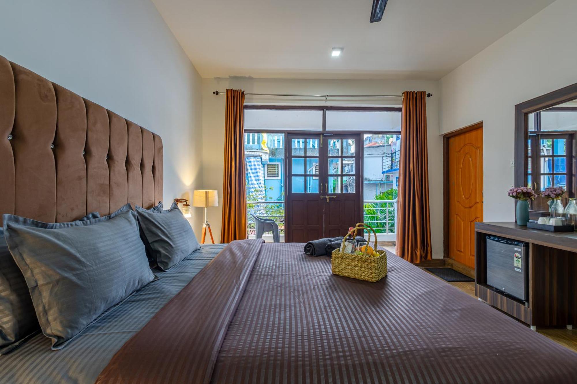 The Wave's Edge Tbv Guest house Baga